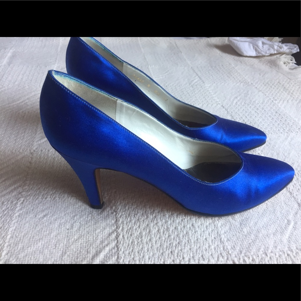 Yves Saint Laurent bright cobalt blue kitten heels